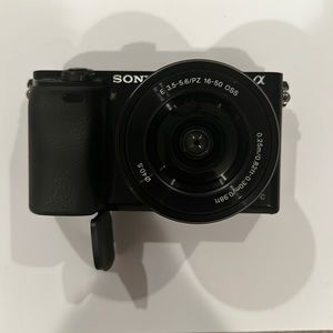 💜LIKE NEW **💜Sony Alpha a6000 Digitial Camera 24.3MP SLR w/3.0-Inch  16-50mm